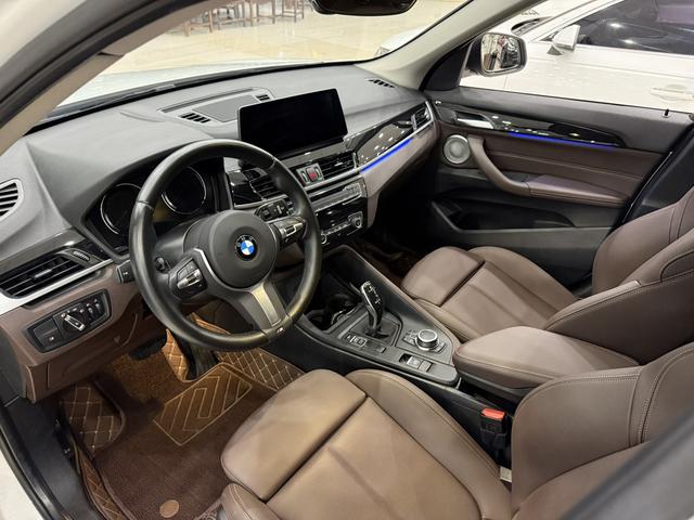 BMW X7 M60i 2021 immagine di auto #3