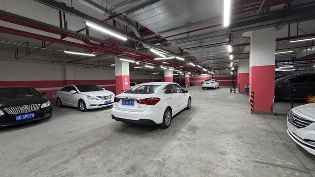 起亚 起亚K3新能源 2015 汽车图片 #3