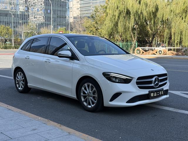Mercedes-Benz B Class 2020 immagine di auto #3