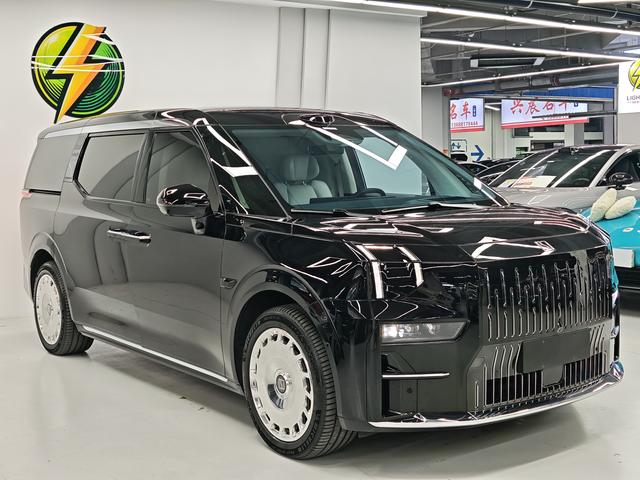 极氪 极氪009 2024 汽车图片 #3