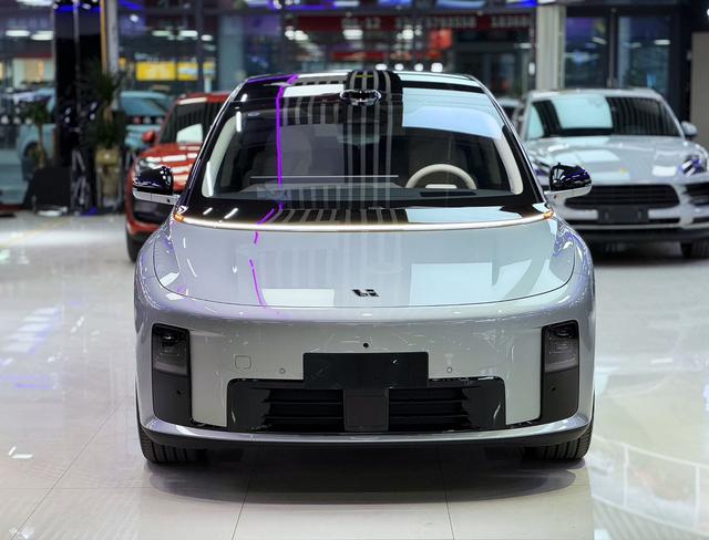 Li i8 2025 изображение автомобиля #3