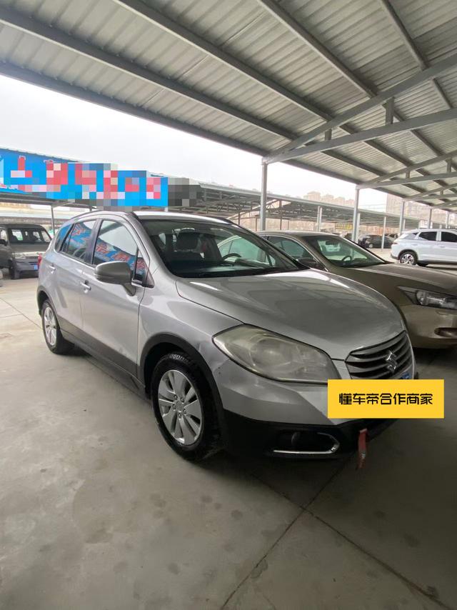 Suzuki S-Cross 2015 صورة سيارة #3