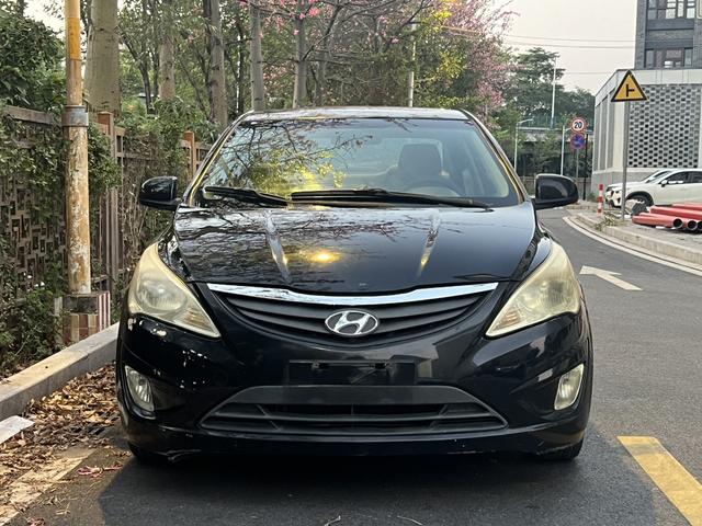 Hyundai Reina 2010 car image #3