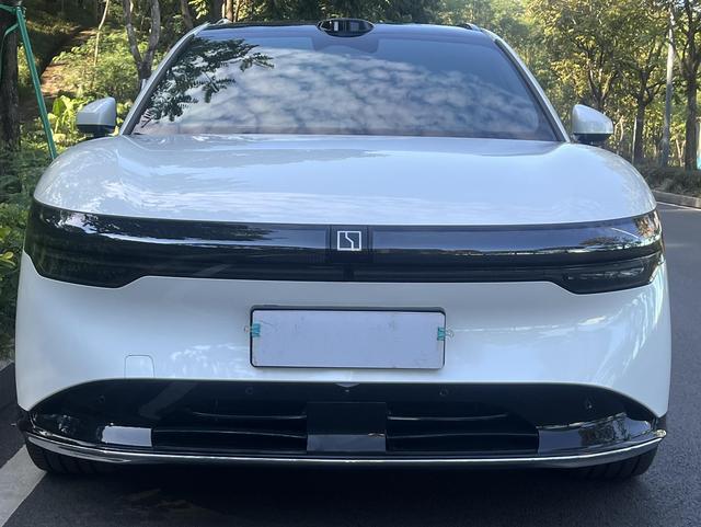 Zeekr 7X 2024 car image #3