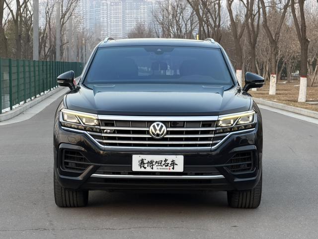 Volkswagen Touareg 2018 car image #3