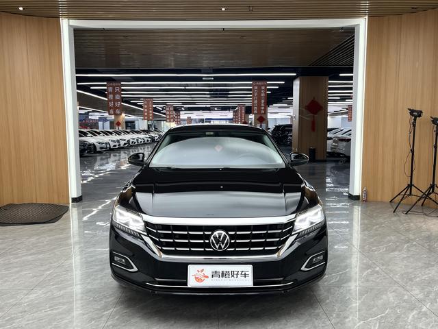 Volkswagen Passat 2020 car image #3