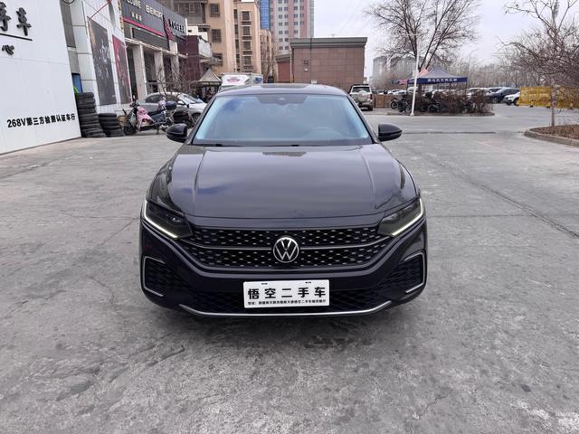 Volkswagen Passat 2021 car image #3