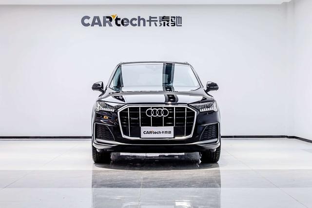 Audi Q7 2021 car image #3