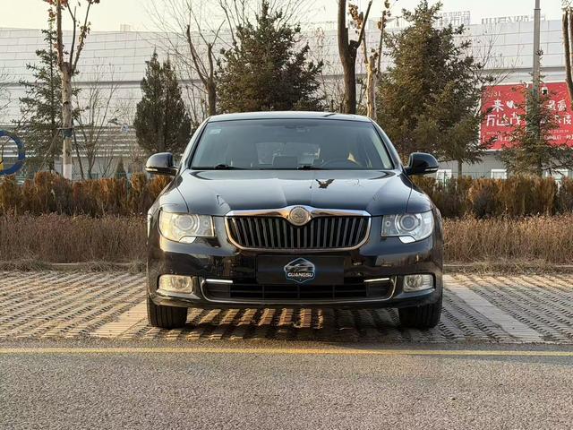 Skoda Superb 2012 car image #3