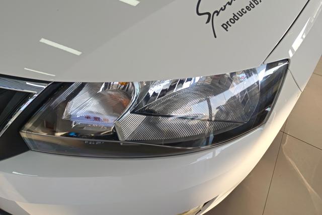 Skoda Rapid 2017 car image #3