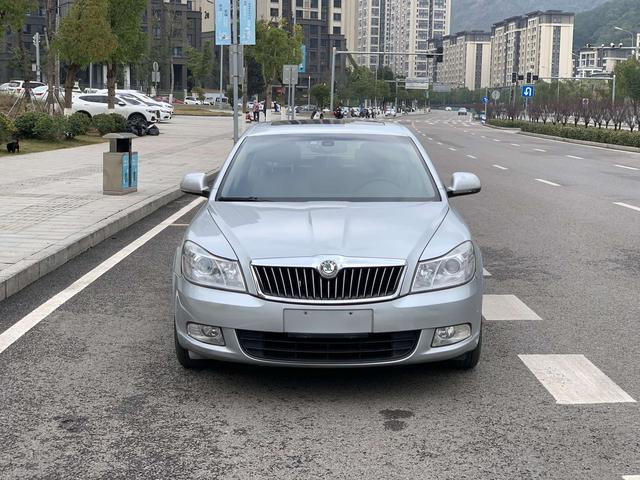 Skoda Octavia 2011 car image #3