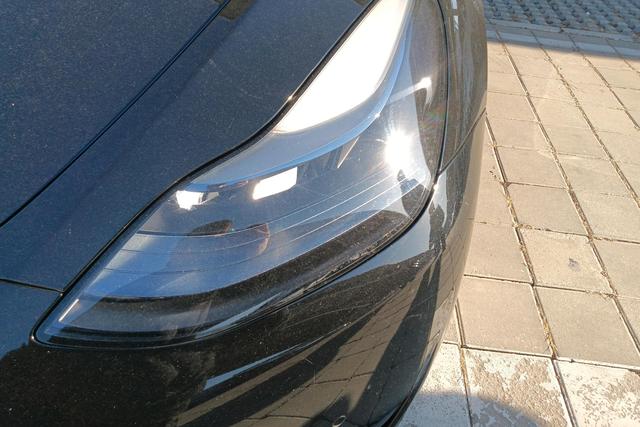 Tesla Model Y 2023 car image #3