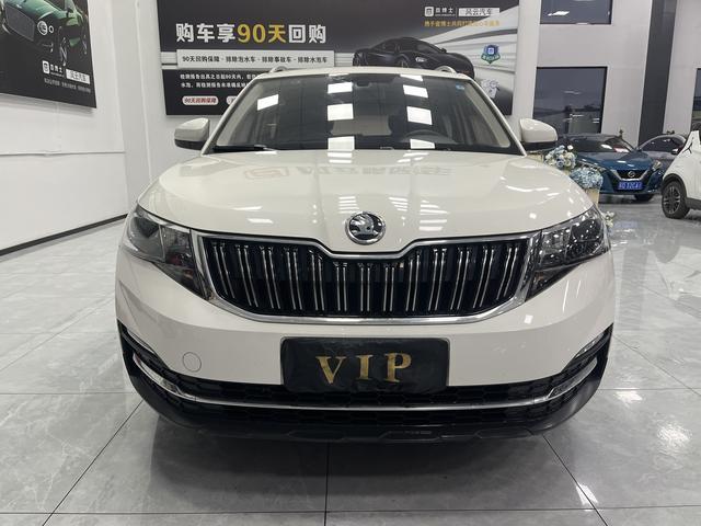 Skoda Kamiq 2020 car image #3