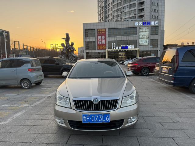 Skoda Octavia 2012 car image #3