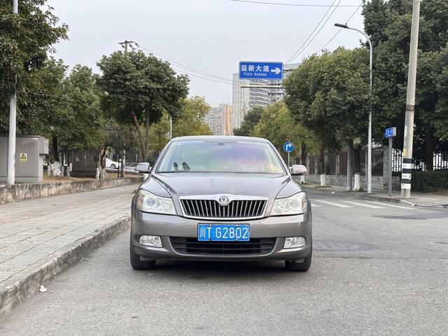 Skoda Octavia 2012 #3 Skoda Octavia 2012 car image #3
