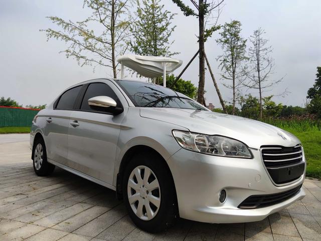 Peugeot 301 2014 car image #3