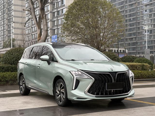 Forthing Yacht 2022 car image #3