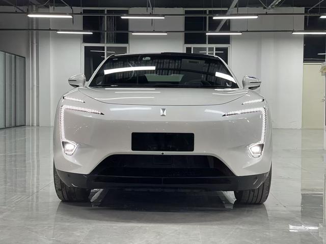 Avatr 11 2023 car image #3