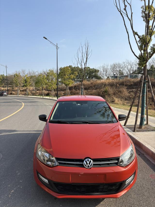 Volkswagen Polo 2012 car image #3