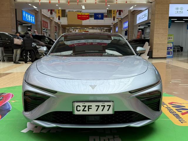 哪吒汽车 哪吒S 2023 汽车图片 #3