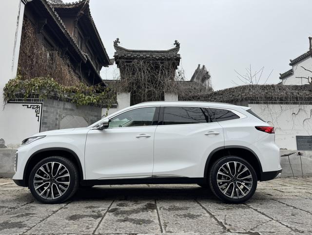 Exceed Lingyun 2023 car image #3