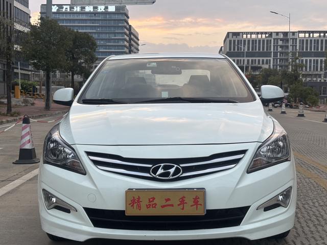 Hyundai Reina 2015 car image #3