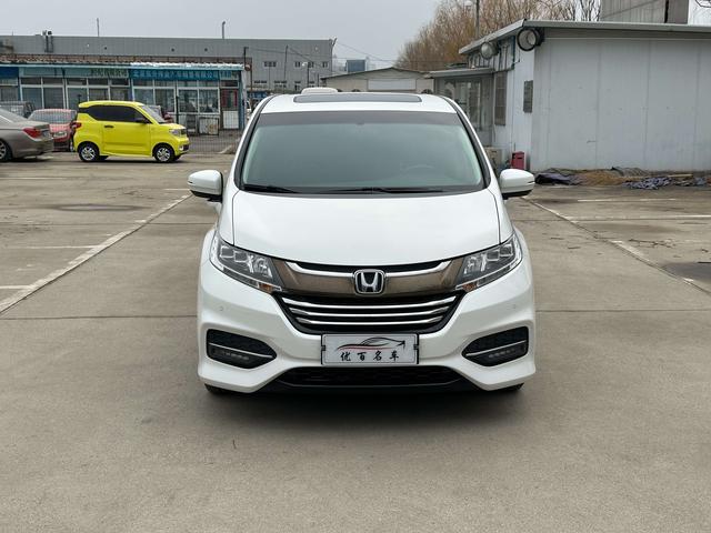 Honda ODYSSEY 2018 صورة سيارة #3