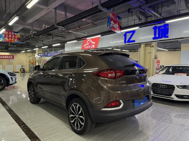 MG GS 2015 car image #3