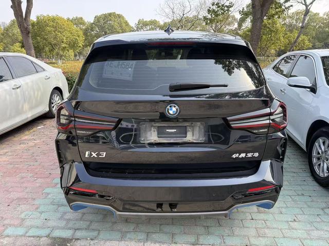 BMW iX3 2022 car image #3