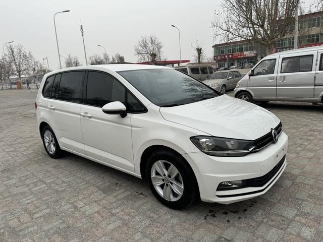 Volkswagen Touran 2017 immagine di auto #3