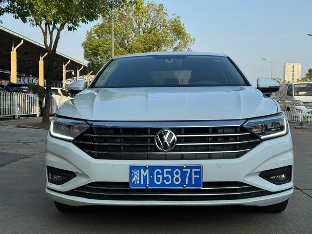 Volkswagen Sagitar 2022 car image #3