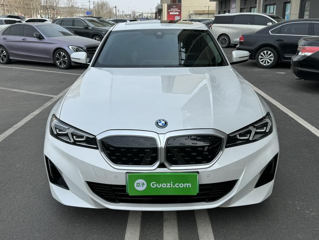 BMW i3 2023 immagine di auto #3