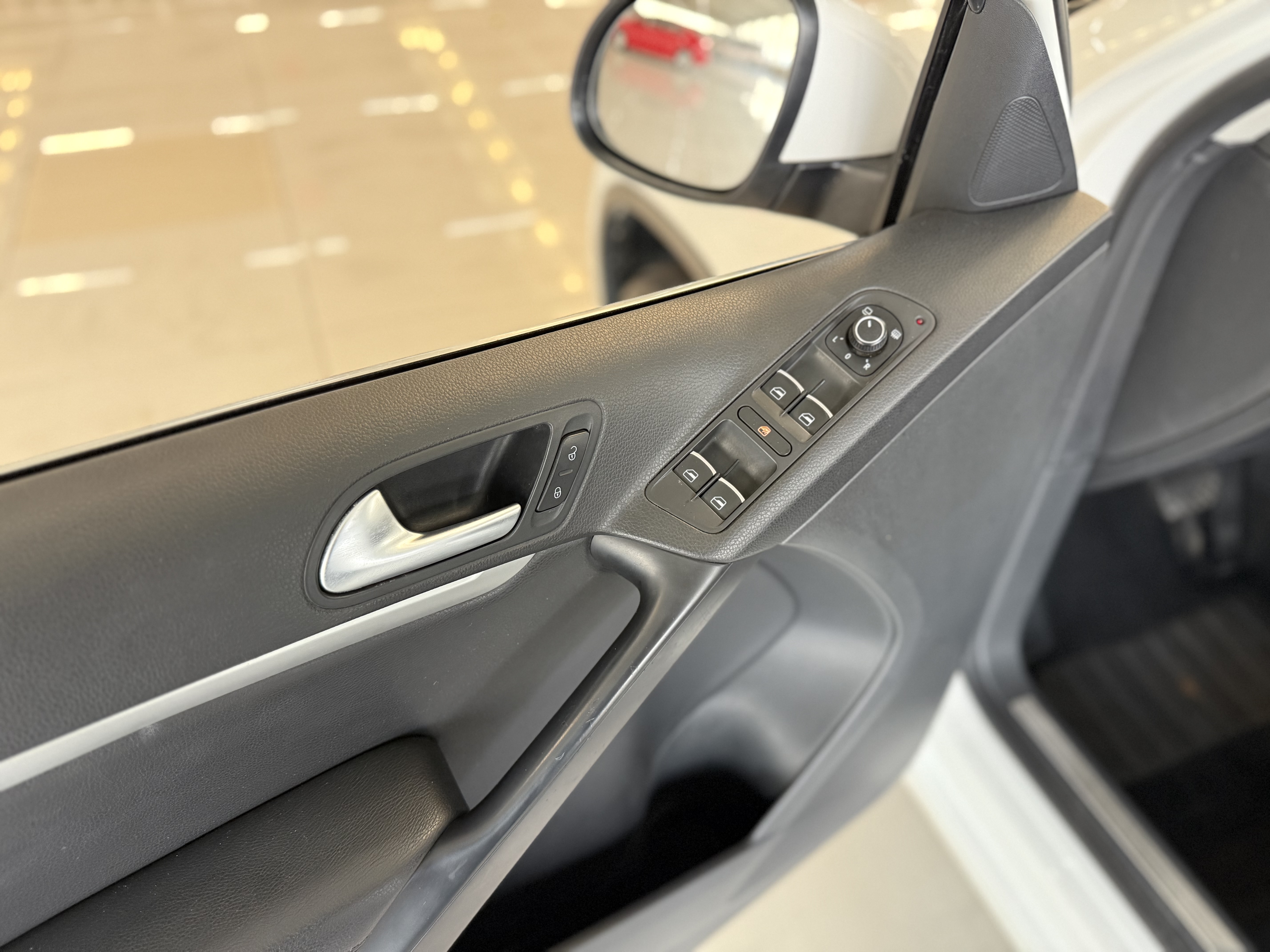 Volkswagen Tiguan 2016 car image #3