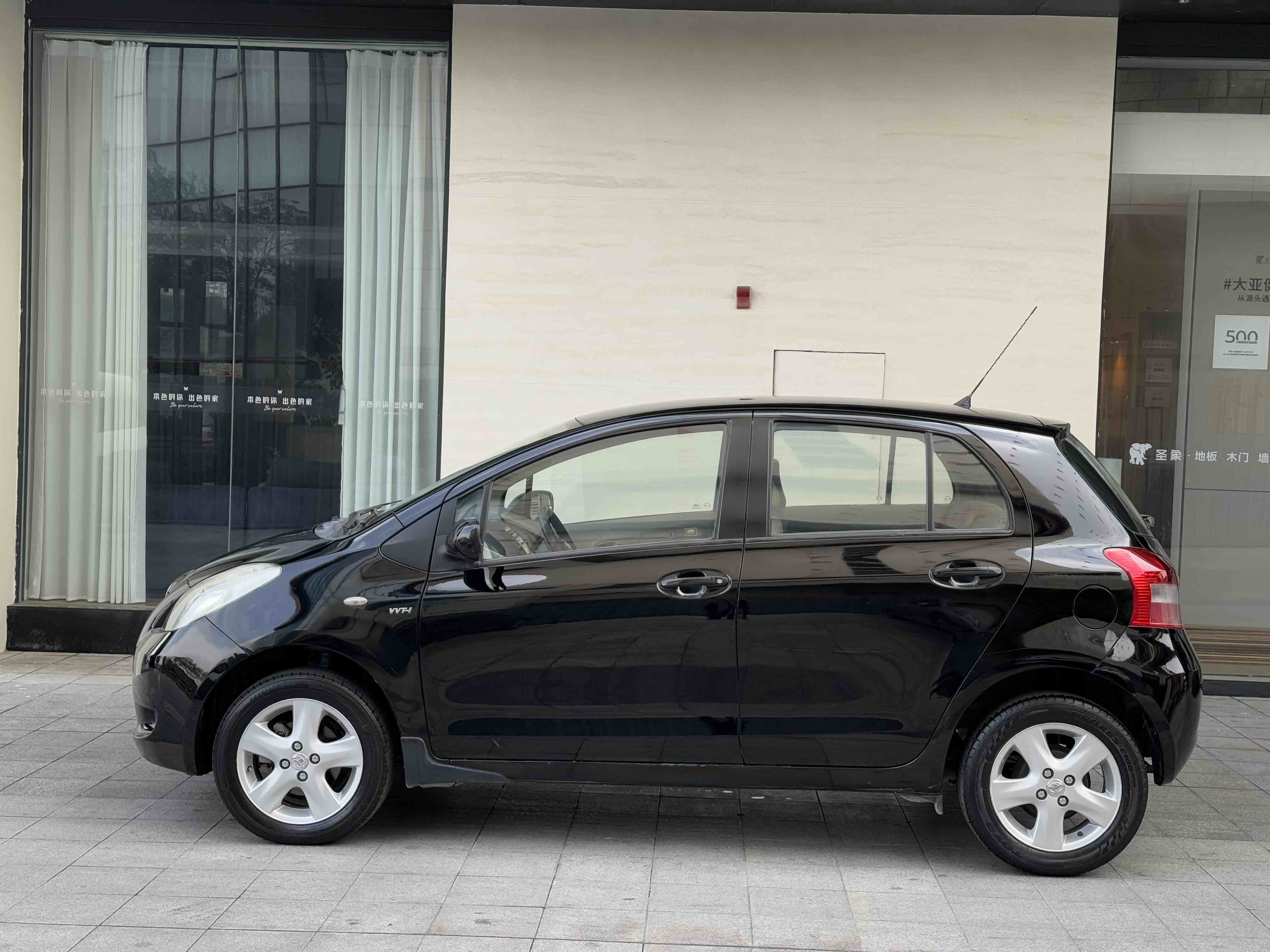 Toyota Yaris 2009 car image #3