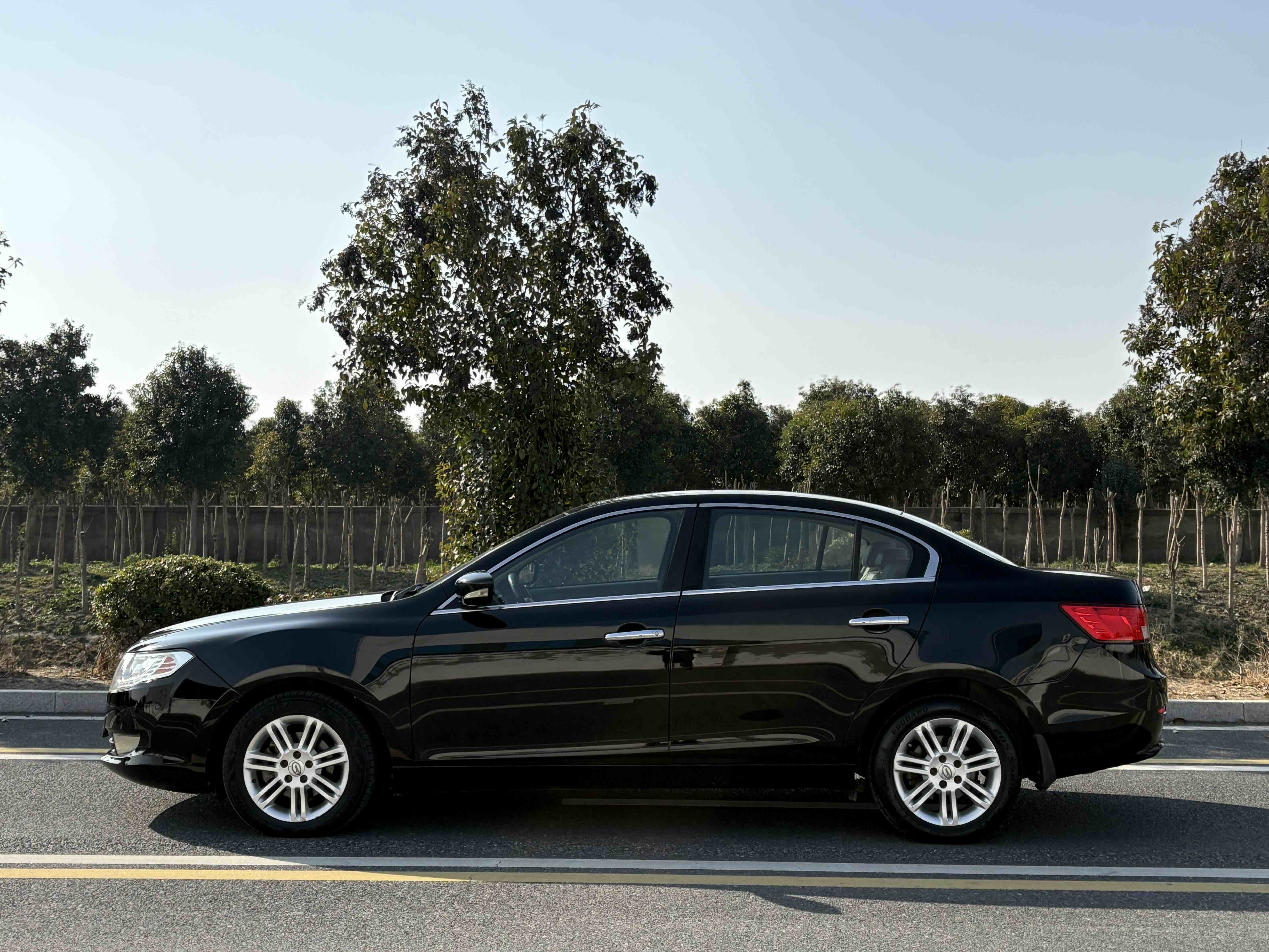 GAC Trumpchi GA5 2012 car image #3