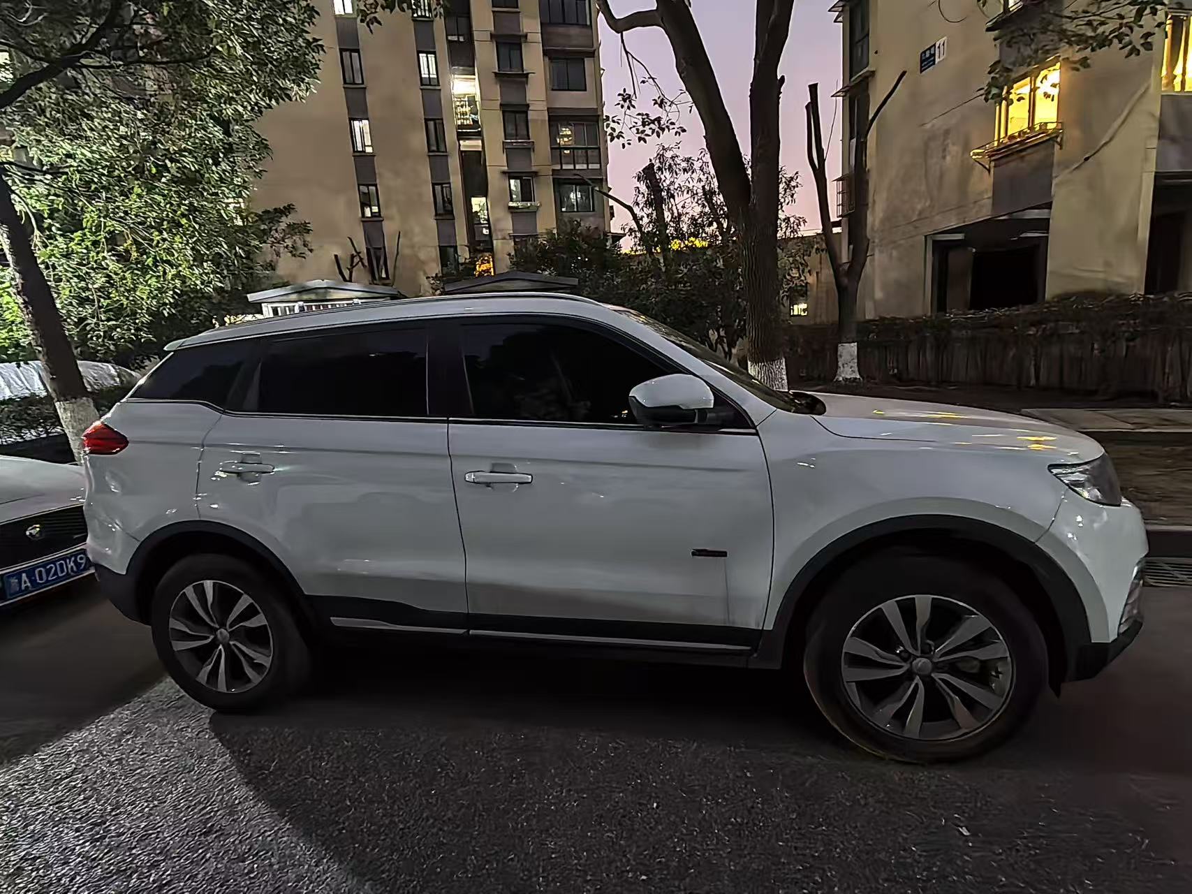 GEELY 2017 #3 GEELY 2017 car image #3