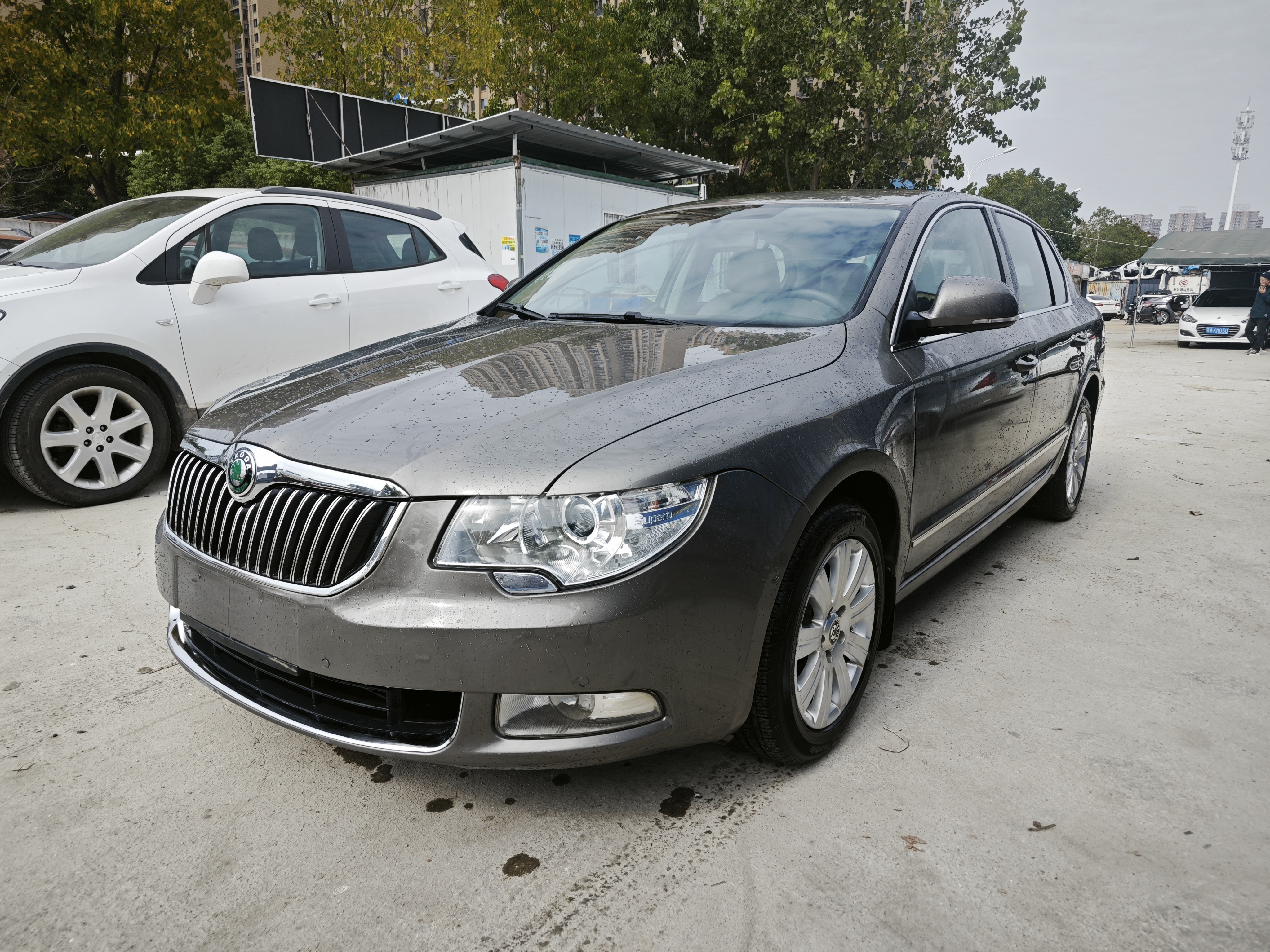 Skoda Superb 2012 imagen de coche #3