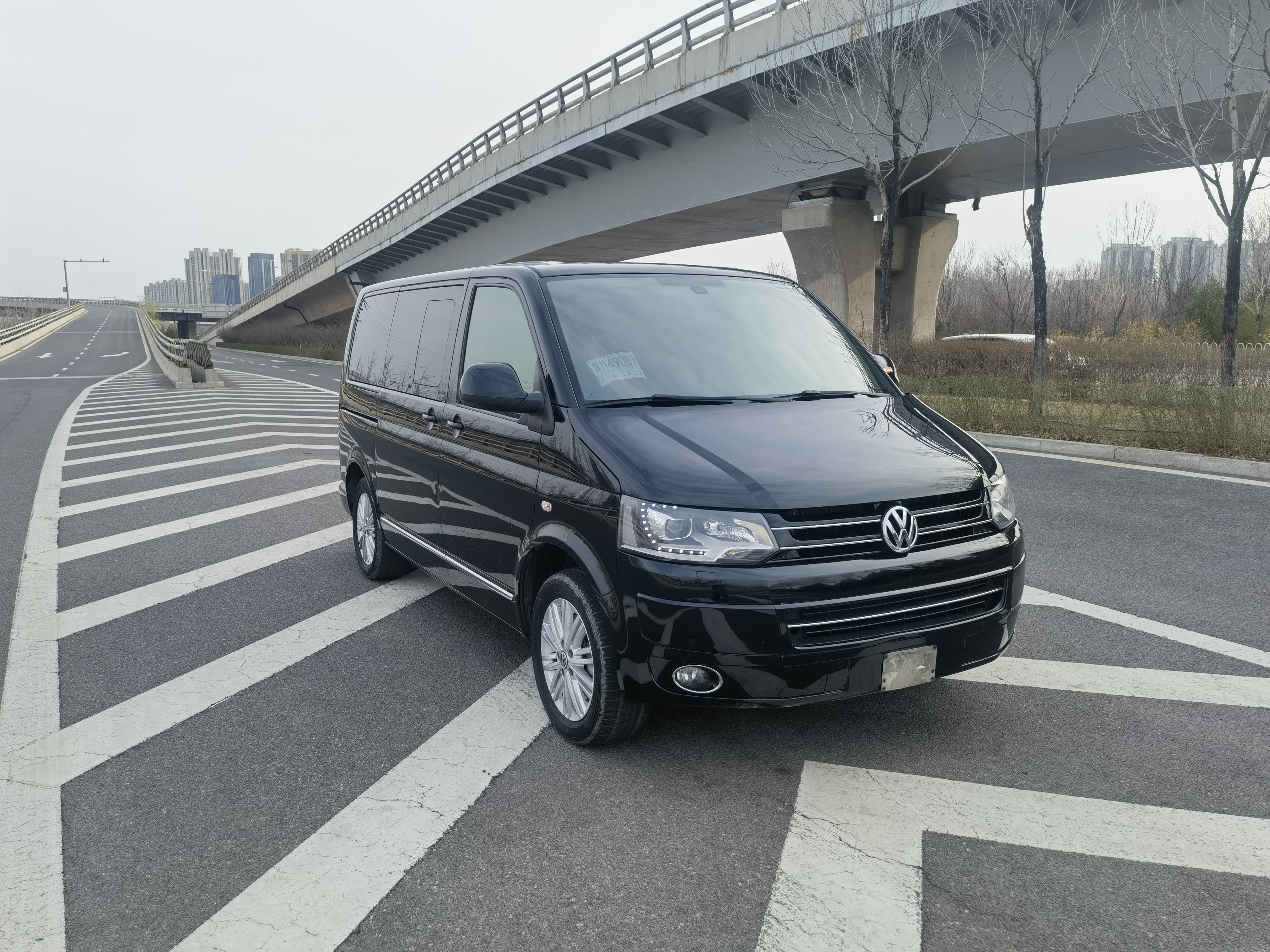 Volkswagen Multivan 2015 car image #3