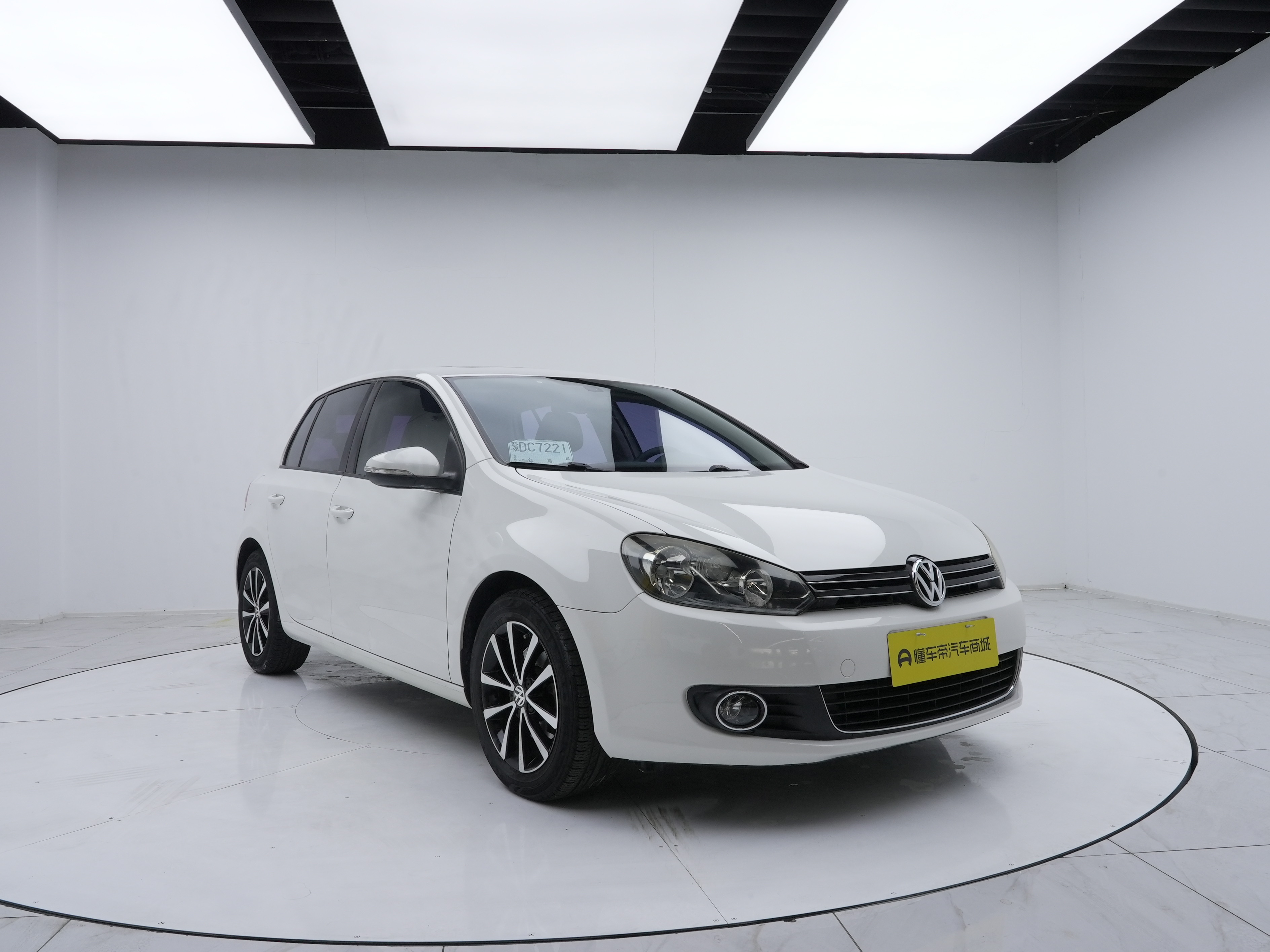 Volkswagen Golf 2013 car image #3