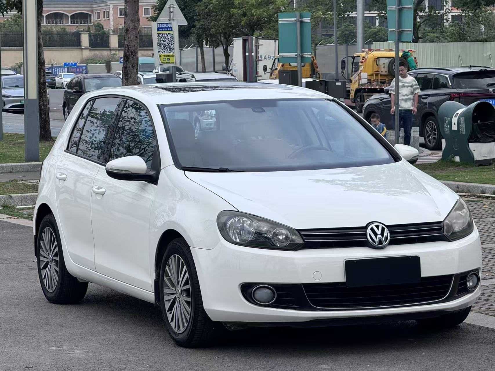 Volkswagen Golf 2013 car image #3