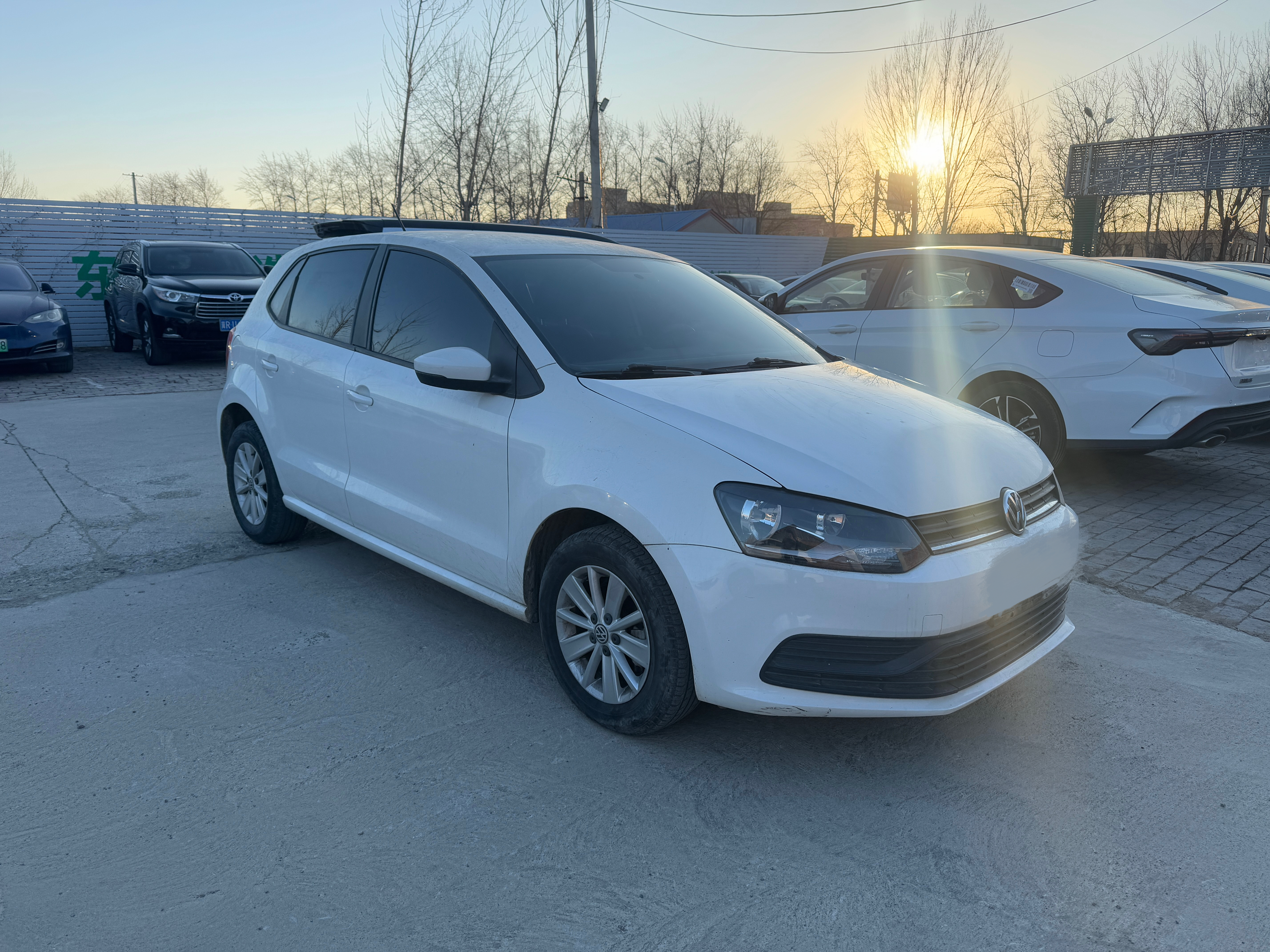 Volkswagen Polo 2016 car image #3