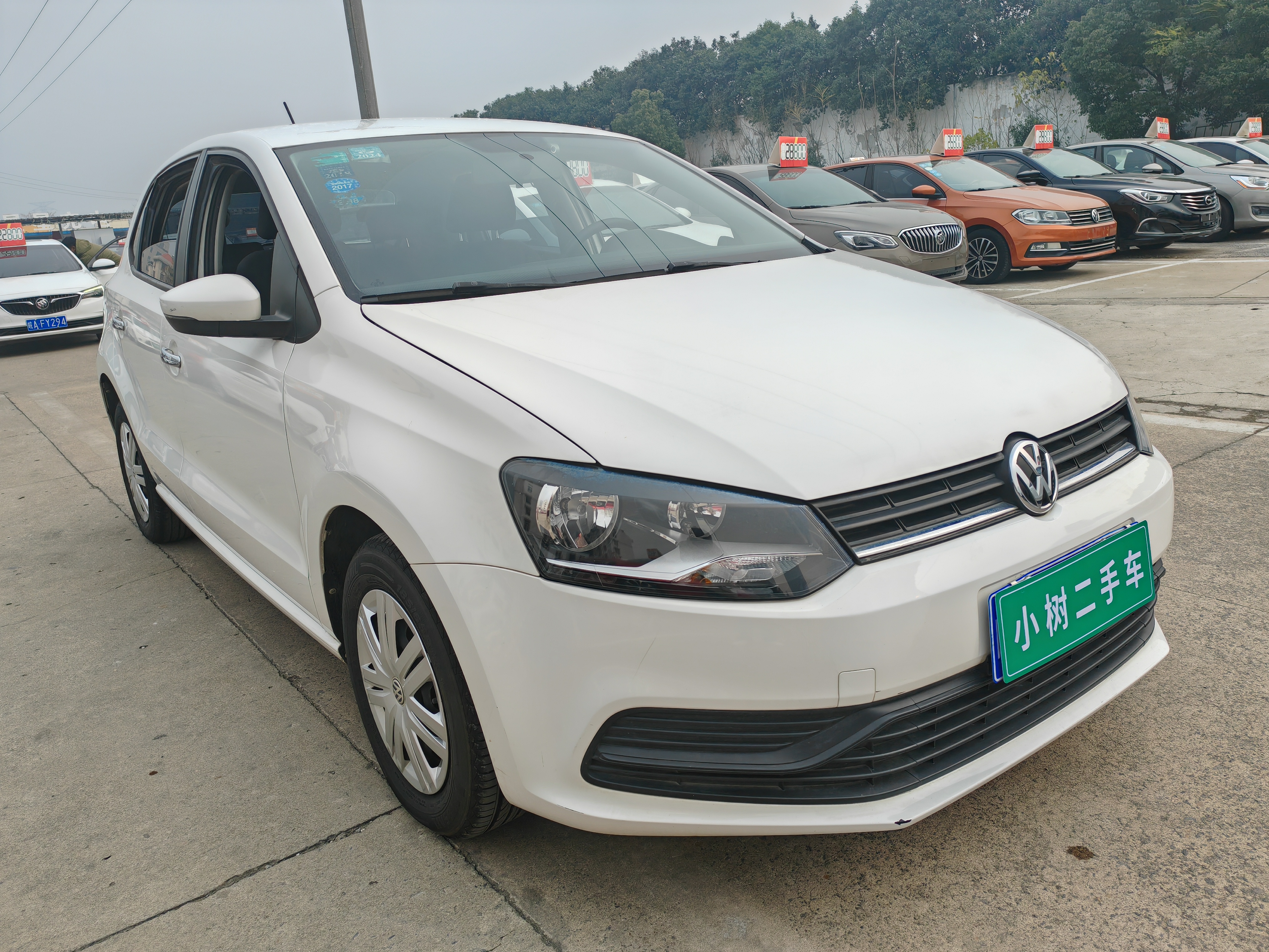 Volkswagen Polo 2016 car image #3
