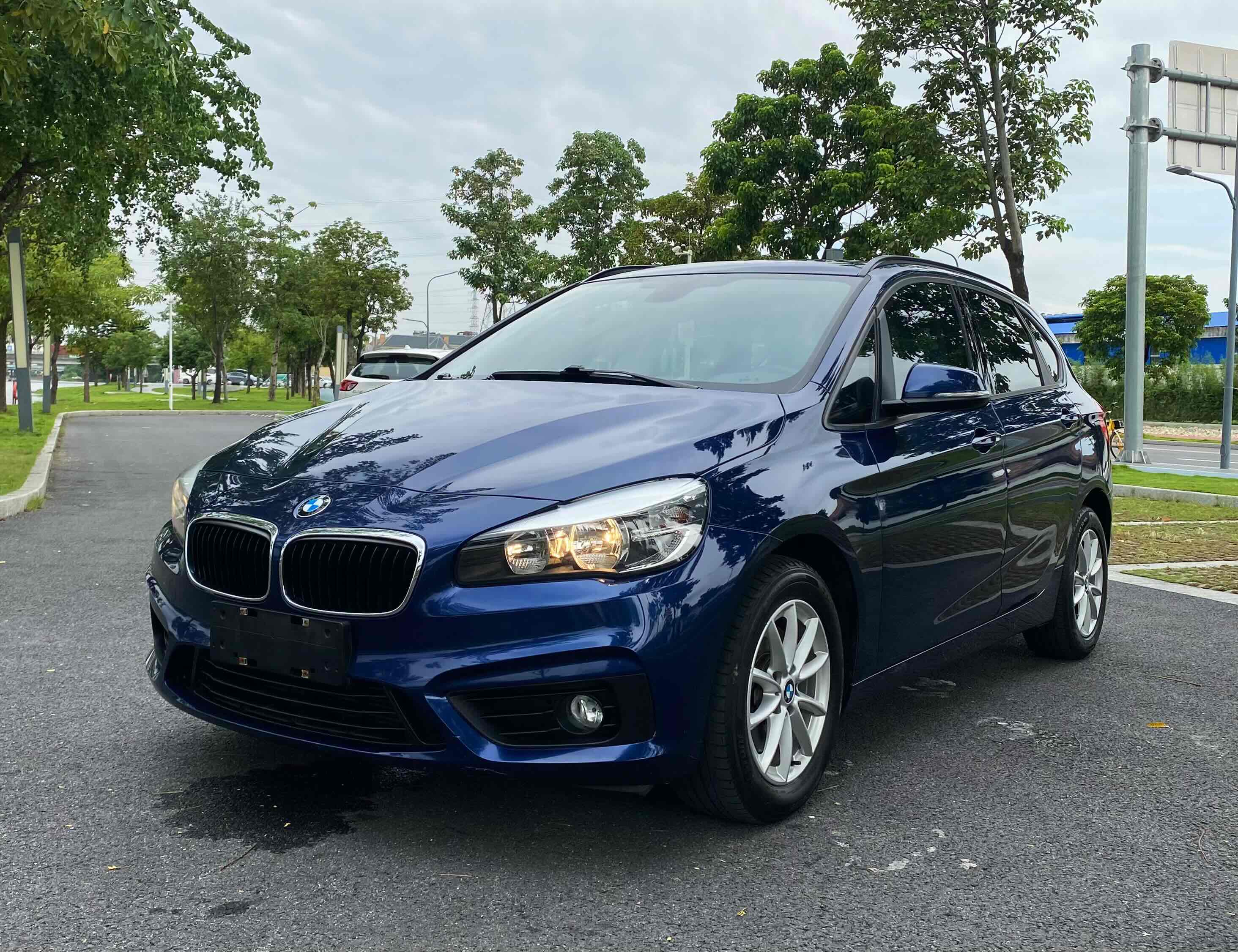 BMW 2 Series Tourer 2016 car image #3