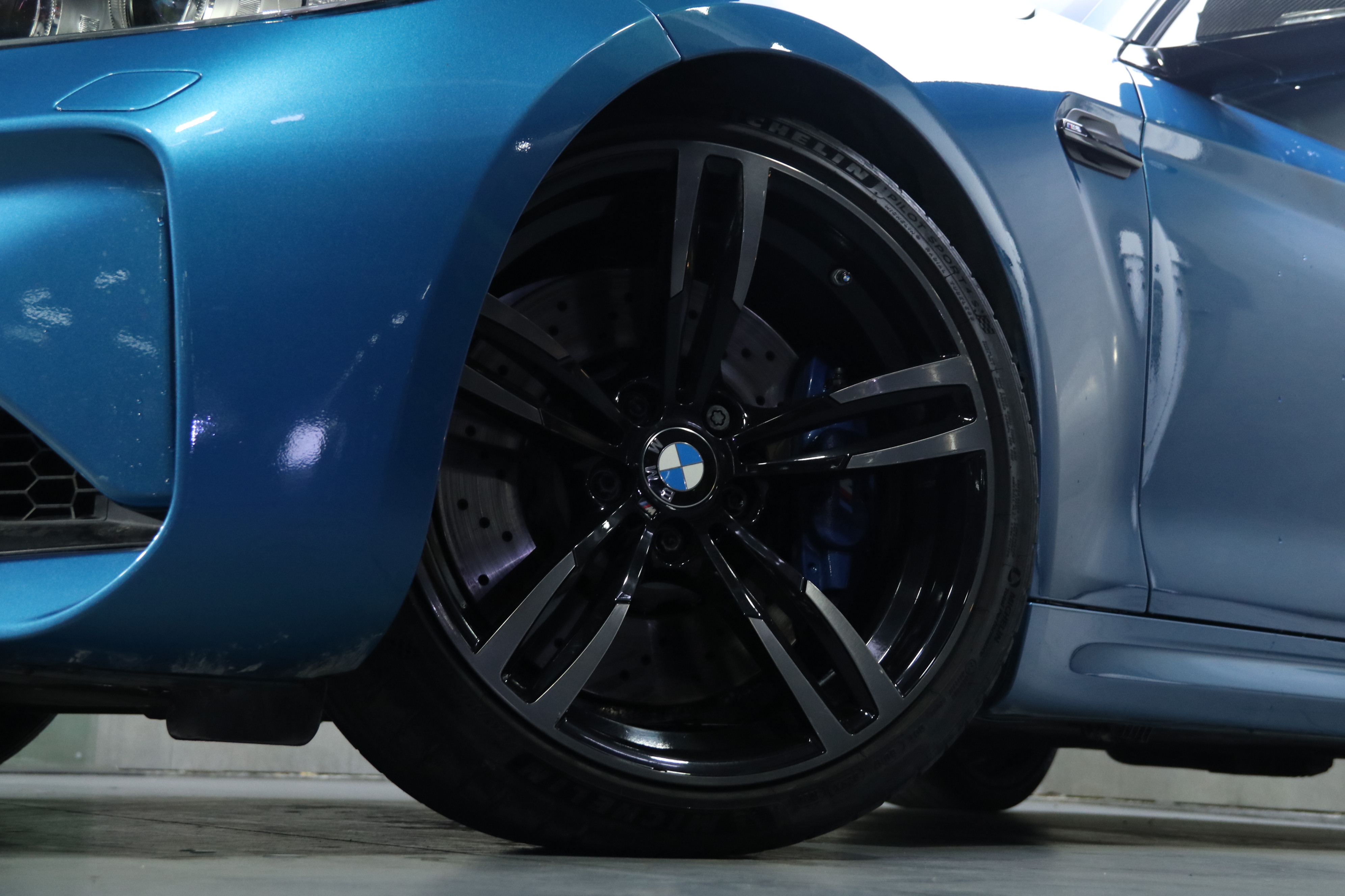 BMW M2 2016 car image #3