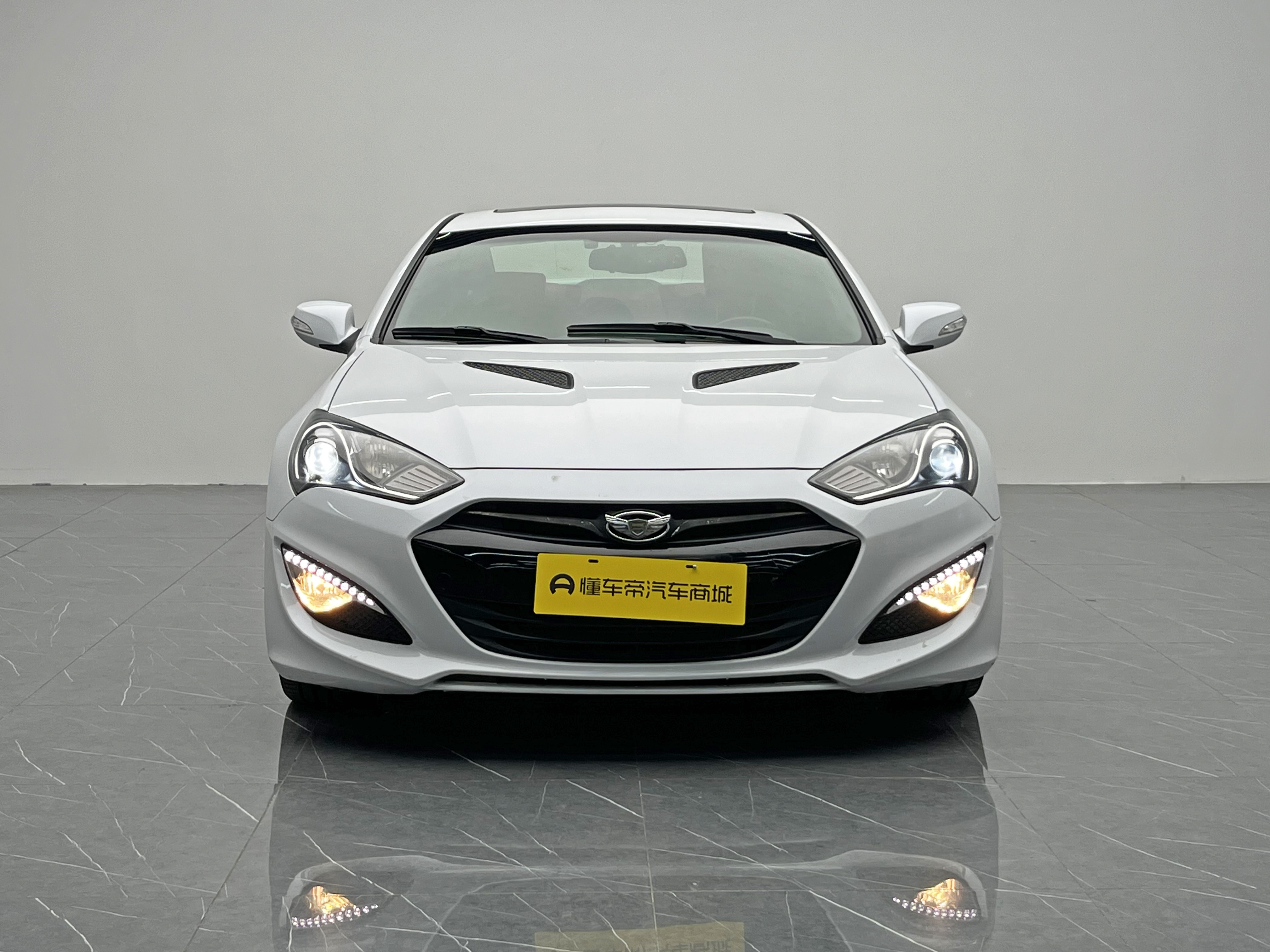 Hyundai Coupe 2014 car image #3