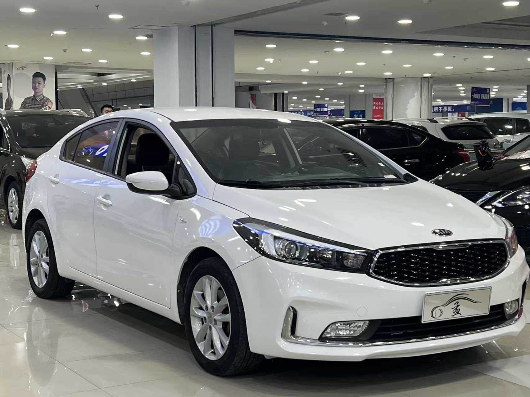 Kia K3 2018 car image #3