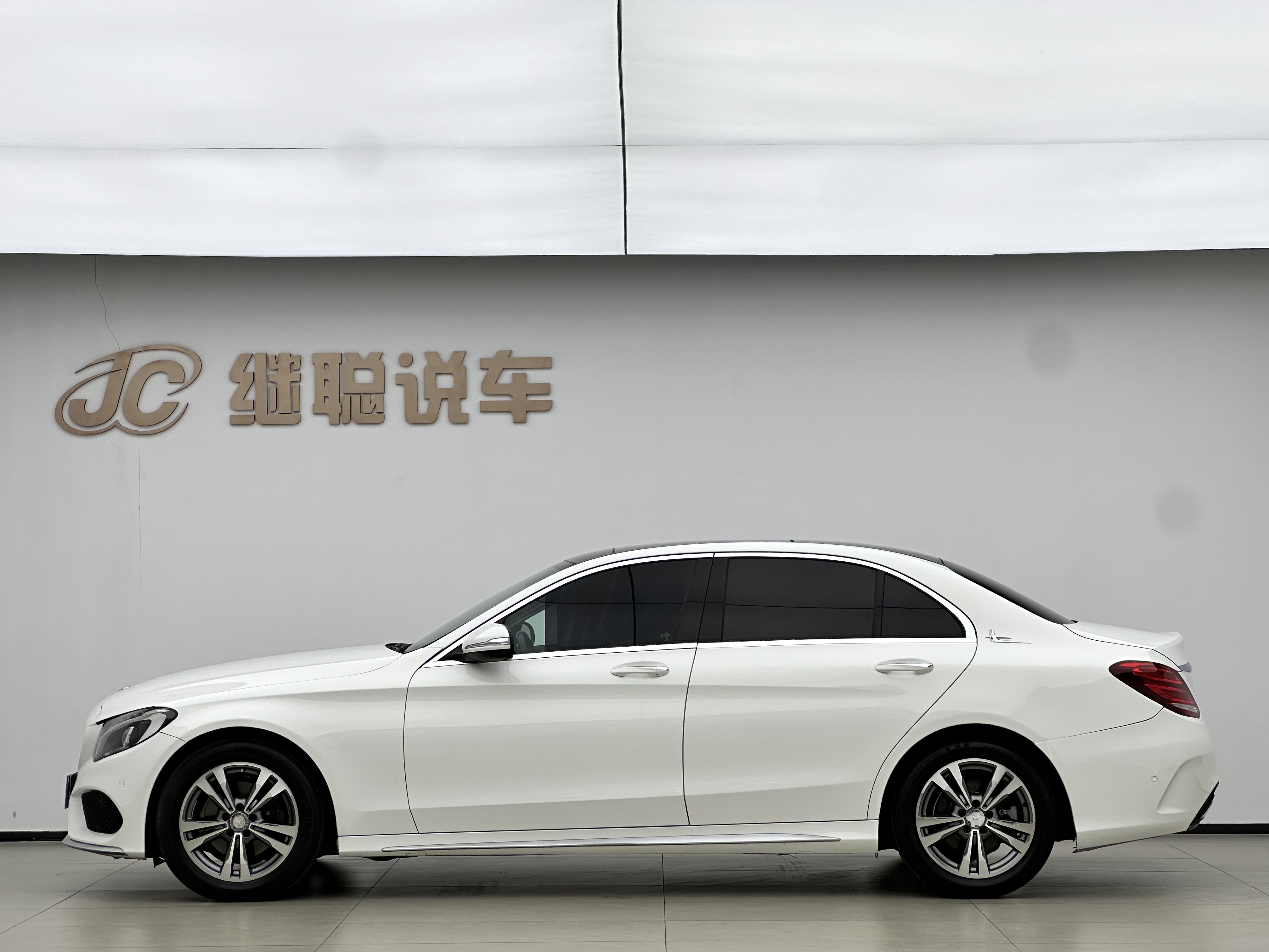 Mercedes-Benz C Class 2016 car image #3