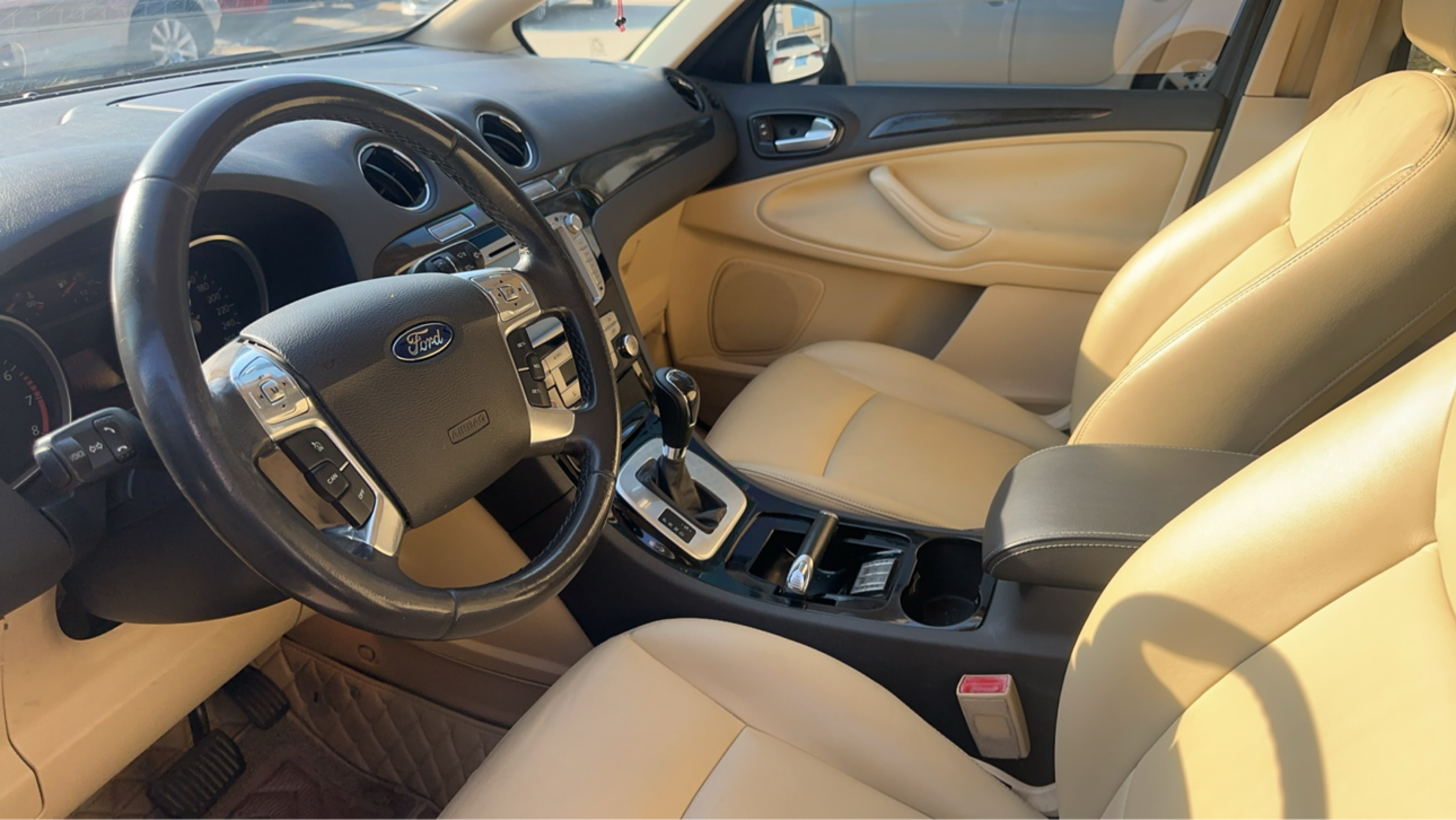 Ford S-MAX 2011 car image #3