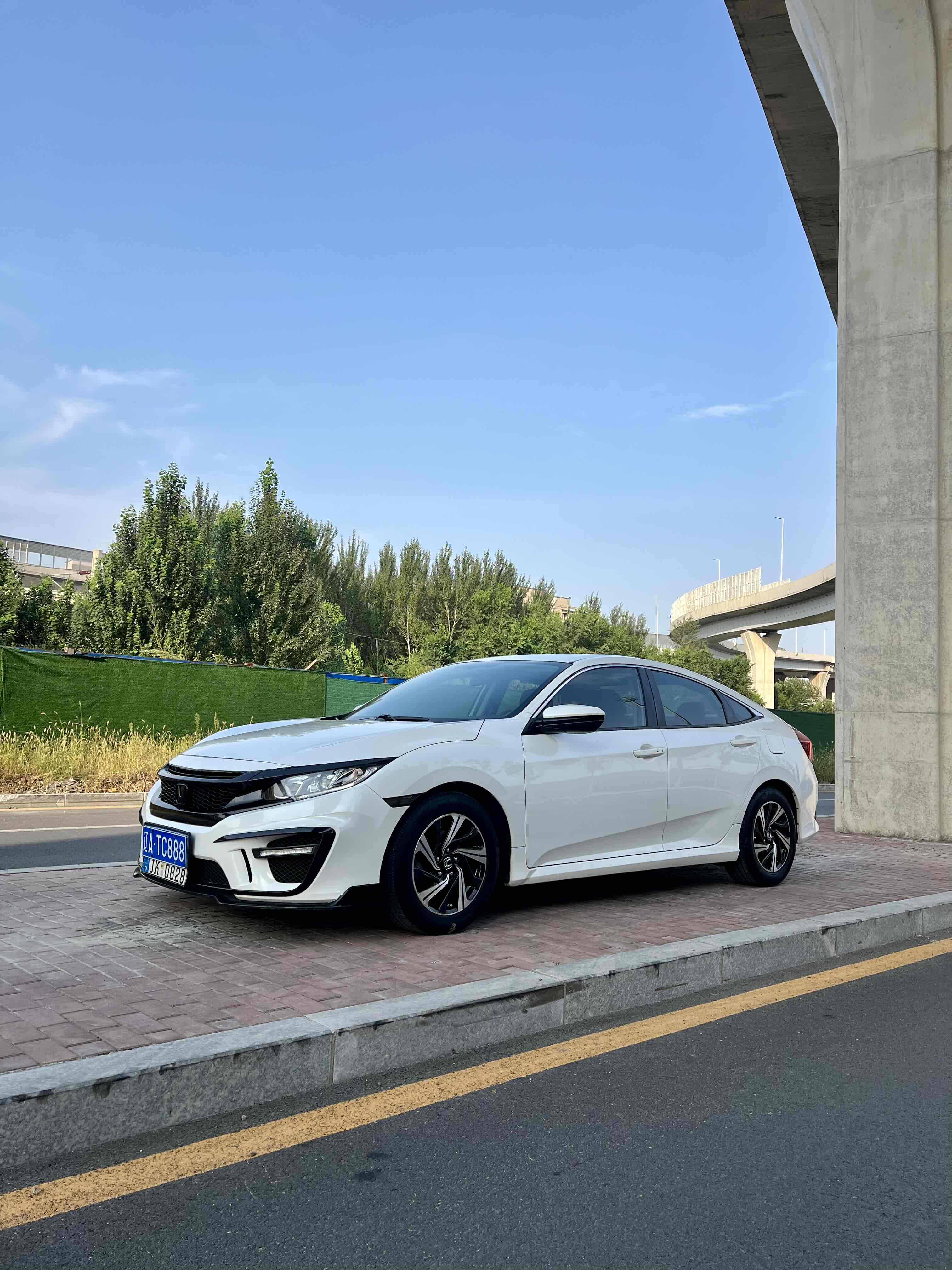 Honda Civic 2018 car image #3