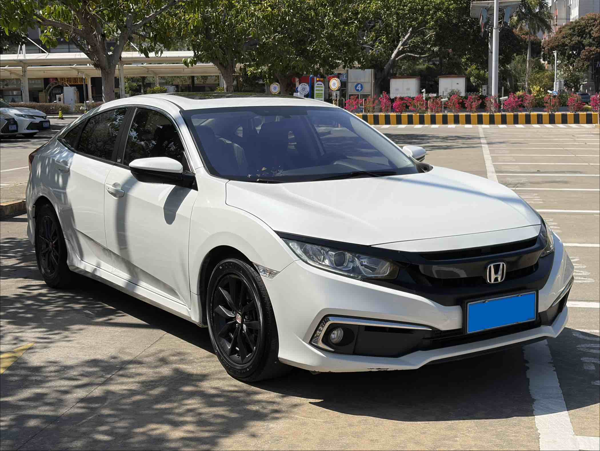 Honda Civic 2019 car image #3